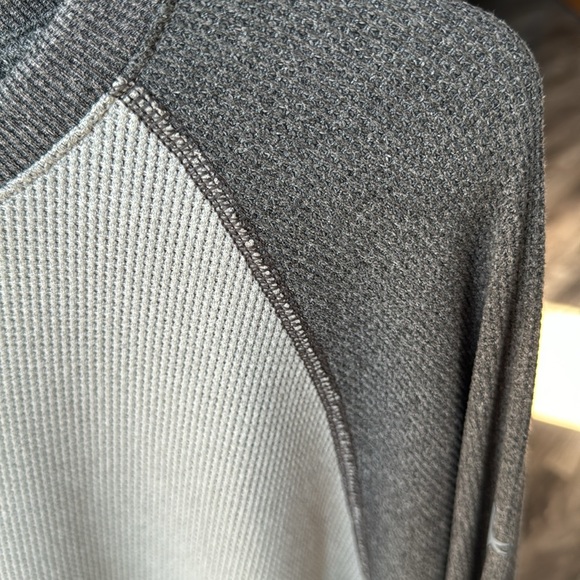Under Armour long sleeve shirt - Picture 7 of 7